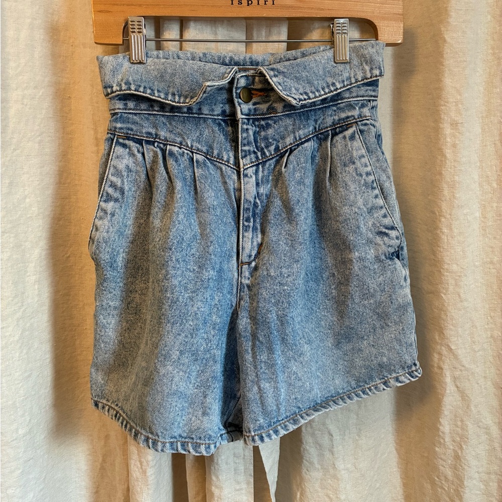 Vintage Chicory High-Waisted Acid-Washed Denim Shorts